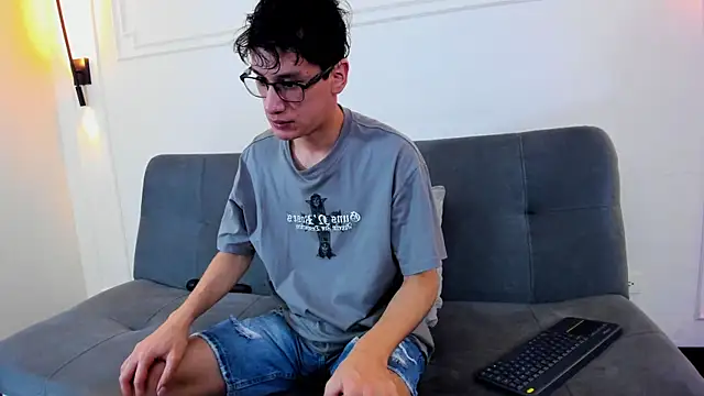 Cum hunters online show from March 2026 03:41:02 AM