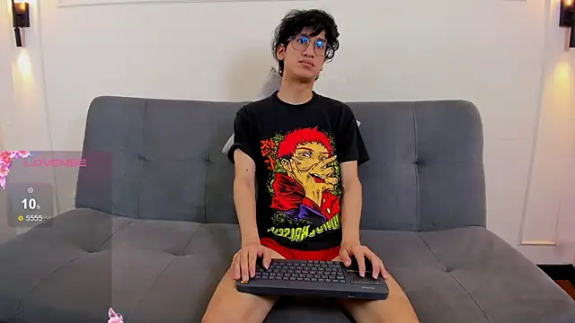 Snapshot of Cum_hunters chatting on June 2026 03:24:02 AM Cum hunters online show from June 2026 03:24:02 AM