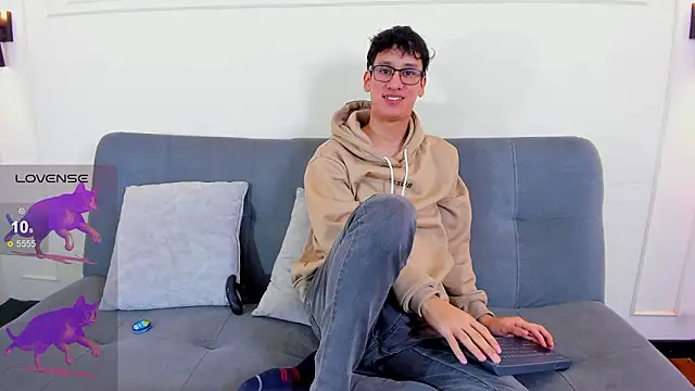 Cum hunters online show from March 2026 03:17:01 AM