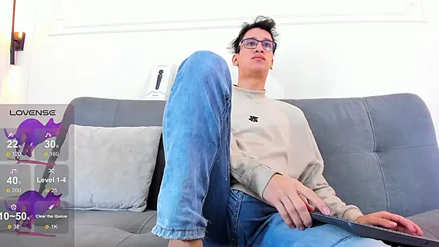 Cum hunters online show from February 2026 03:18:02 AM