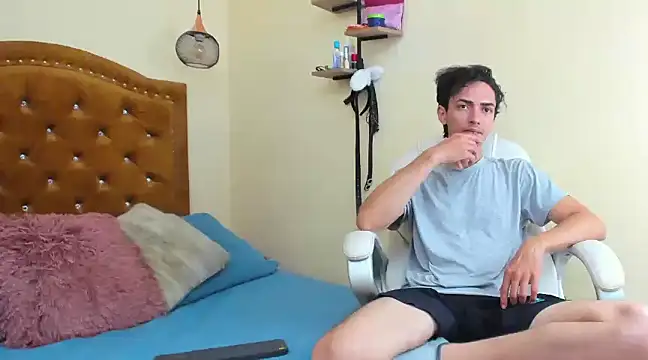 Snapshot of Uzcategui_addams chatting on January 2025 12:25:02 PM Uzcategui addams online show from January 2025 12:25:02 PM