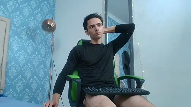 Snapshot of Uzcategui_addams chatting on February 2025 12:49:02 PM Uzcategui addams online show from February 2025 12:49:02 PM