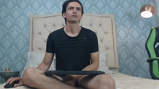 Snapshot of Uzcategui_addams chatting on February 2025 01:09:02 PM Uzcategui addams online show from February 2025 01:09:02 PM