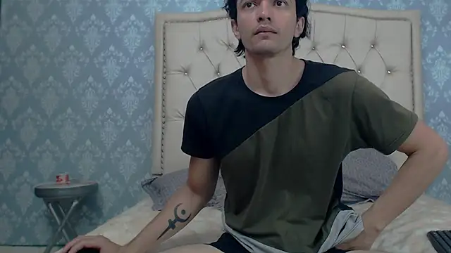 Snapshot of Uzcategui_addams chatting on January 2025 01:42:01 PM Uzcategui addams online show from January 2025 01:42:01 PM