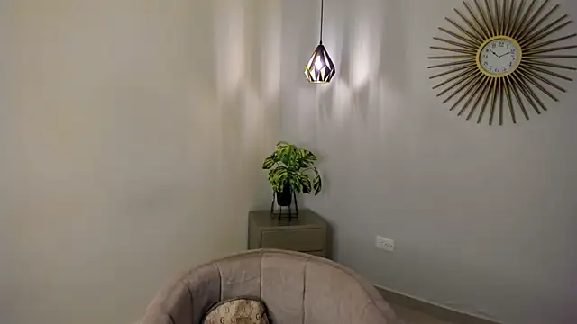 Snapshot of Gracie_cameron chatting on January 2025 12:17:02 PM Gracie cameron online show from January 2025 12:17:02 PM