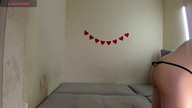 Browni Kiss online show from May 2026 05:07:01 AM