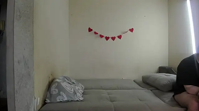 Browni Kiss online show from June 2026 04:57:02 AM