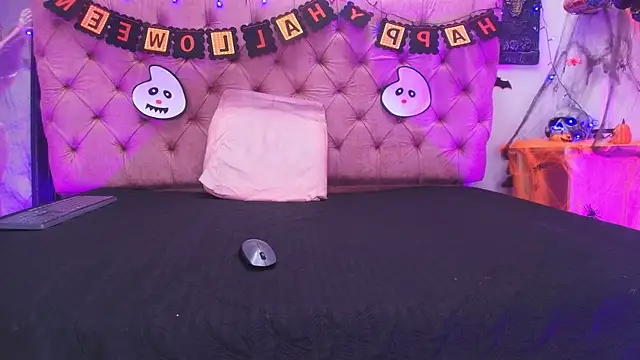 Auroraa miller online show from October 2025 11:52:02 AM