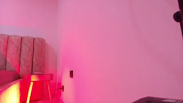 Auroraa miller online show from November 2025 11:58:02 AM