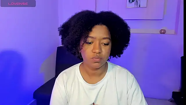 AishaHil online show from February 2025 01:32:02 PM