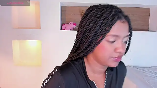 AishaHil online show from January 2025 12:09:01 PM