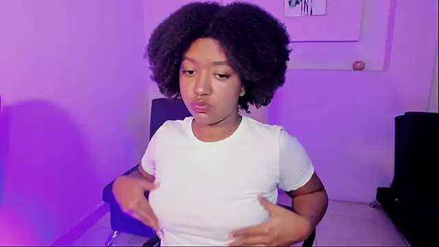 AishaHil online show from February 2025 12:06:01 PM