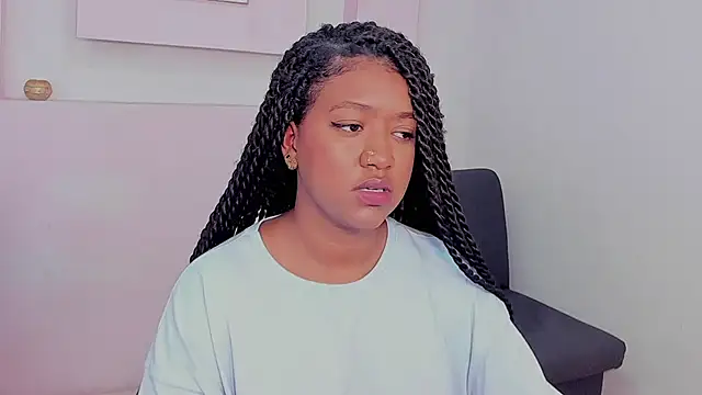 AishaHil online show from January 2025 12:47:01 PM