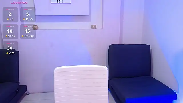 AishaHil online show from February 2025 12:04:01 PM