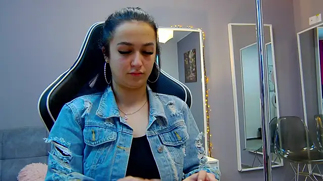 Snapshot of Eva_Lovvia_ chatting on March 2025 07:01:02 PM Eva Lovvia  online show from March 2025 07:01:02 PM