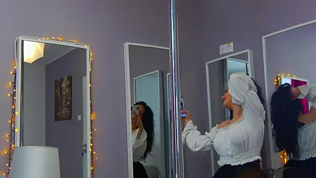 Snapshot of Eva_Lovvia_ chatting on February 2025 07:38:01 PM Eva Lovvia  online show from February 2025 07:38:01 PM