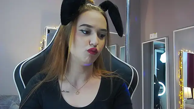 Snapshot of Eva_Lovvia_ chatting on January 2025 09:18:02 PM Eva Lovvia  online show from January 2025 09:18:02 PM