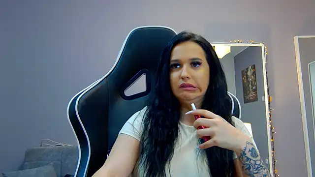 Snapshot of Eva_Lovvia_ chatting on March 2025 09:37:01 PM Eva Lovvia  online show from March 2025 09:37:01 PM