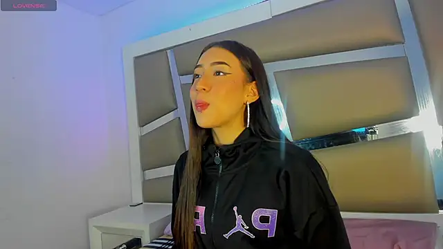 Snapshot of Princess_tokyo chatting on January 2025 12:48:01 PM Princess tokyo online show from January 2025 12:48:01 PM