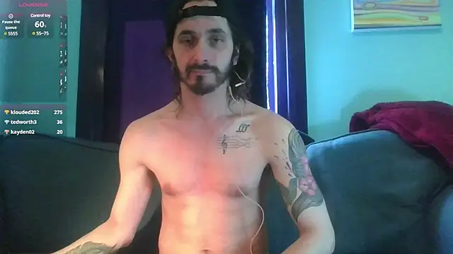 Snapshot of riffraphboi chatting on January 2025 11:01:01 AM riffraphboi online show from January 2025 11:01:01 AM