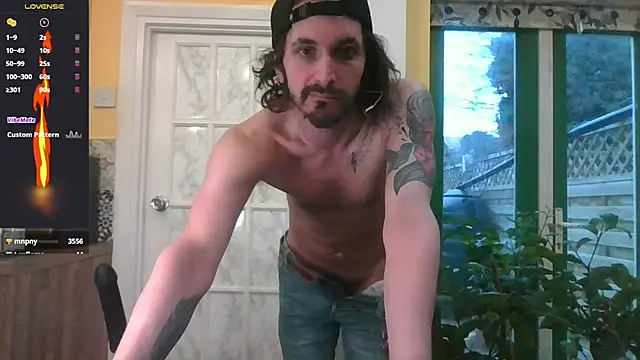 Snapshot of riffraphboi chatting on February 2025 09:47:02 AM riffraphboi online show from February 2025 09:47:02 AM