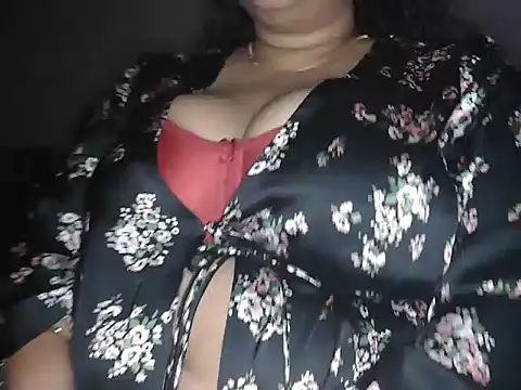 Snapshot of kissingcurvy chatting on October 2025 03:24:01 PM kissingcurvy online show from October 2025 03:24:01 PM