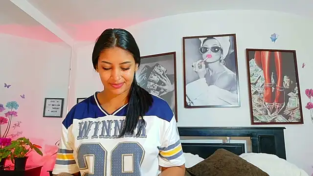 loretahorny online show from March 2026 12:49:01 PM