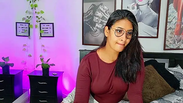 loretahorny online show from March 2026 12:46:02 PM