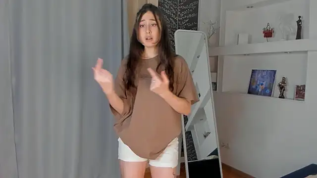 Snapshot of ElvaDrye chatting on January 2025 11:32:01 PM ElvaDrye online show from January 2025 11:32:01 PM