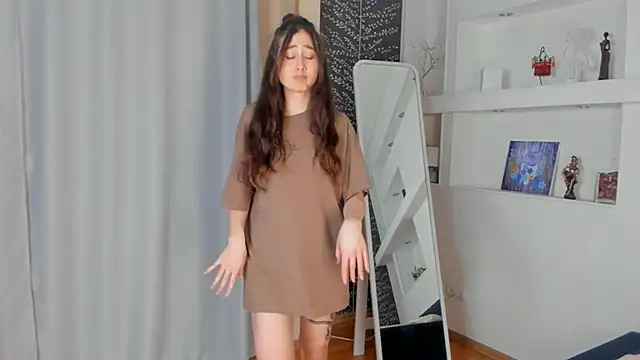 Snapshot of ElvaDrye chatting on January 2025 08:28:01 PM ElvaDrye online show from January 2025 08:28:01 PM