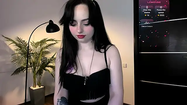 Noirael online show from April 2026 02:40:02 PM