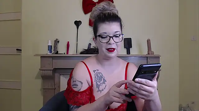 Snapshot of kamilalova chatting on May 2026 04:02:01 PM kamilalova online show from May 2026 04:02:01 PM