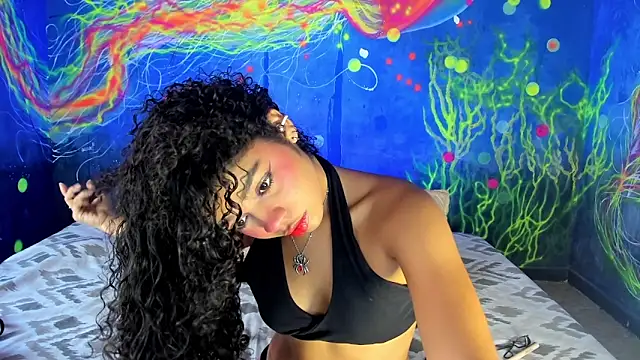 lucie petite online show from May 2026 07:05:02 PM