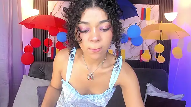 Snapshot of lucie_petite chatting on June 2026 06:14:01 PM lucie petite online show from June 2026 06:14:01 PM
