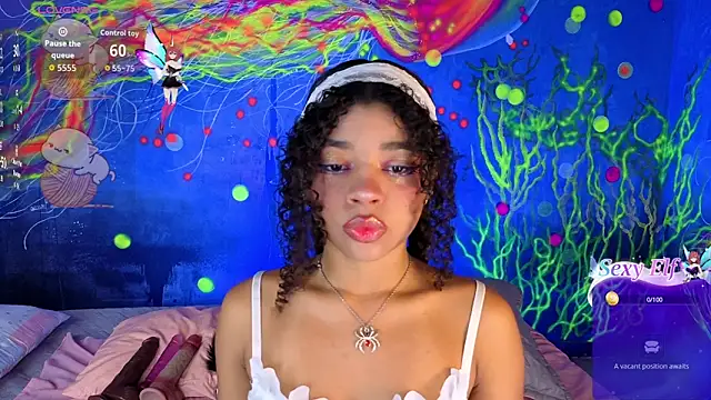 lucie petite online show from February 2026 06:41:01 PM