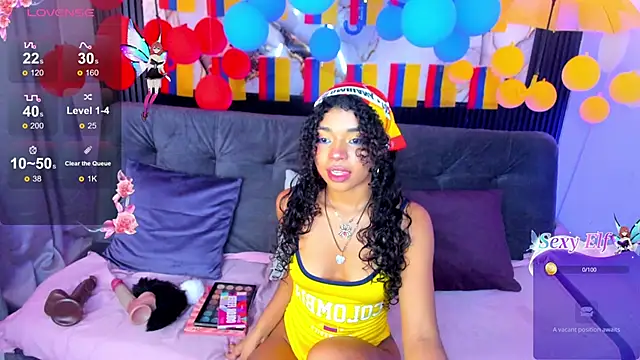 Snapshot of lucie_petite chatting on June 2026 06:29:01 PM lucie petite online show from June 2026 06:29:01 PM