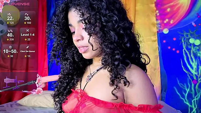 Snapshot of lucie_petite chatting on July 2026 06:26:01 PM lucie petite online show from July 2026 06:26:01 PM