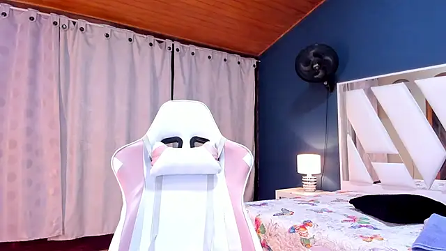 Alondra Cutie online show from March 2025 07:43:02 AM