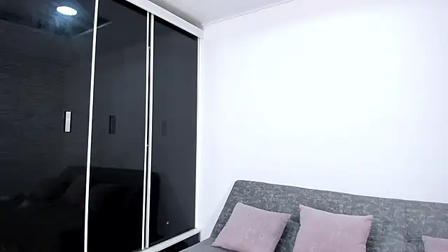 Alondra Cutie online show from November 2025 10:46:02 PM