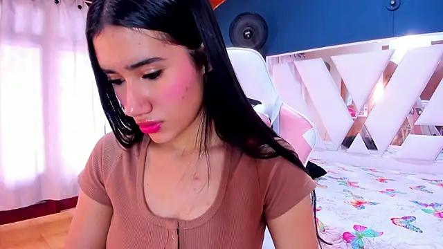 Alondra Cutie online show from March 2025 06:28:01 PM