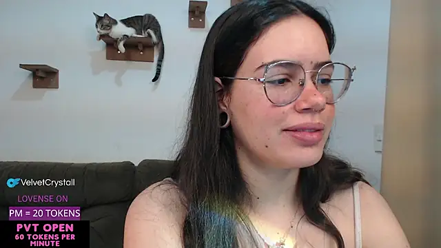 Snapshot of crystalll_room chatting on September 2025 05:45:02 AM crystalll room online show from September 2025 05:45:02 AM