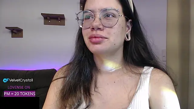 crystalll room online show from November 2025 02:04:01 AM