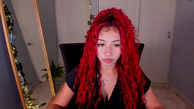 Snapshot of Curly915 chatting on September 2025 12:33:01 AM Curly915 online show from September 2025 12:33:01 AM