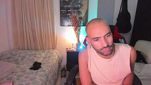 Snapshot of darkdesire_01 chatting on January 2025 11:21:02 PM darkdesire 01 online show from January 2025 11:21:02 PM