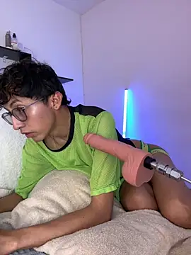 Snapshot of darkdesire_01 chatting on October 2025 02:32:01 AM darkdesire 01 online show from October 2025 02:32:01 AM