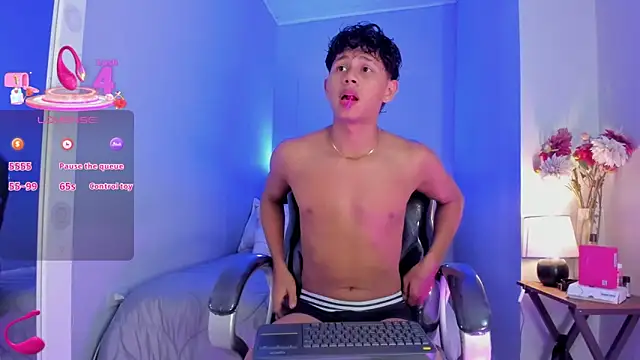 Dawn16  online show from December 2025 09:39:01 PM