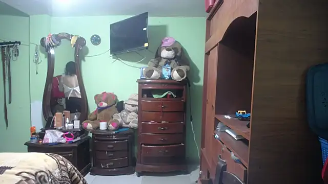 jazmin mature  online show from October 2025 02:28:02 PM