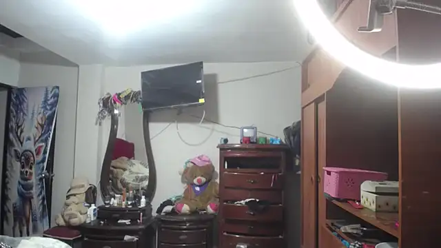 jazmin mature  online show from December 2025 03:01:02 PM