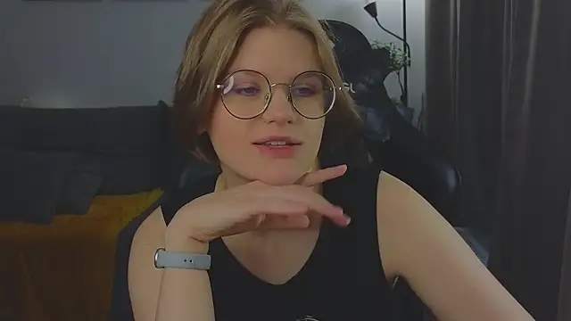 Snapshot of _JessieVibes chatting on October 2025 12:35:02 PM JessieVibes online show from October 2025 12:35:02 PM