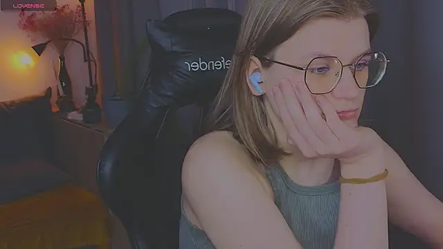  JessieVibes online show from April 2026 06:10:01 PM
